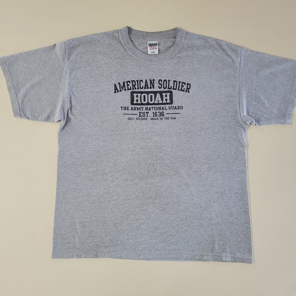 Gildan Activewear Men's Gray Crewneck Army National Guard Graphic T-Shirt